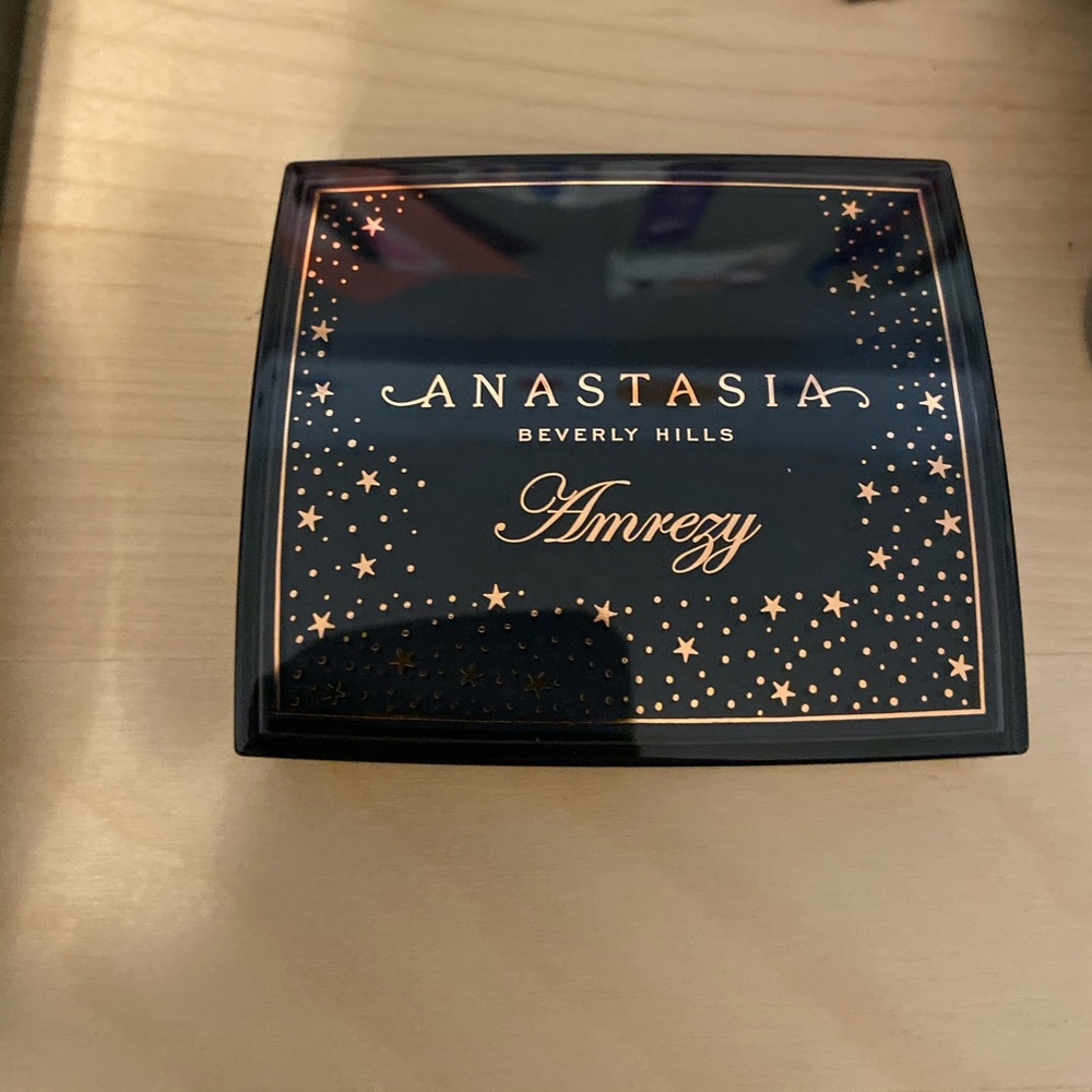 Anastasia Beverly Hills Highlight